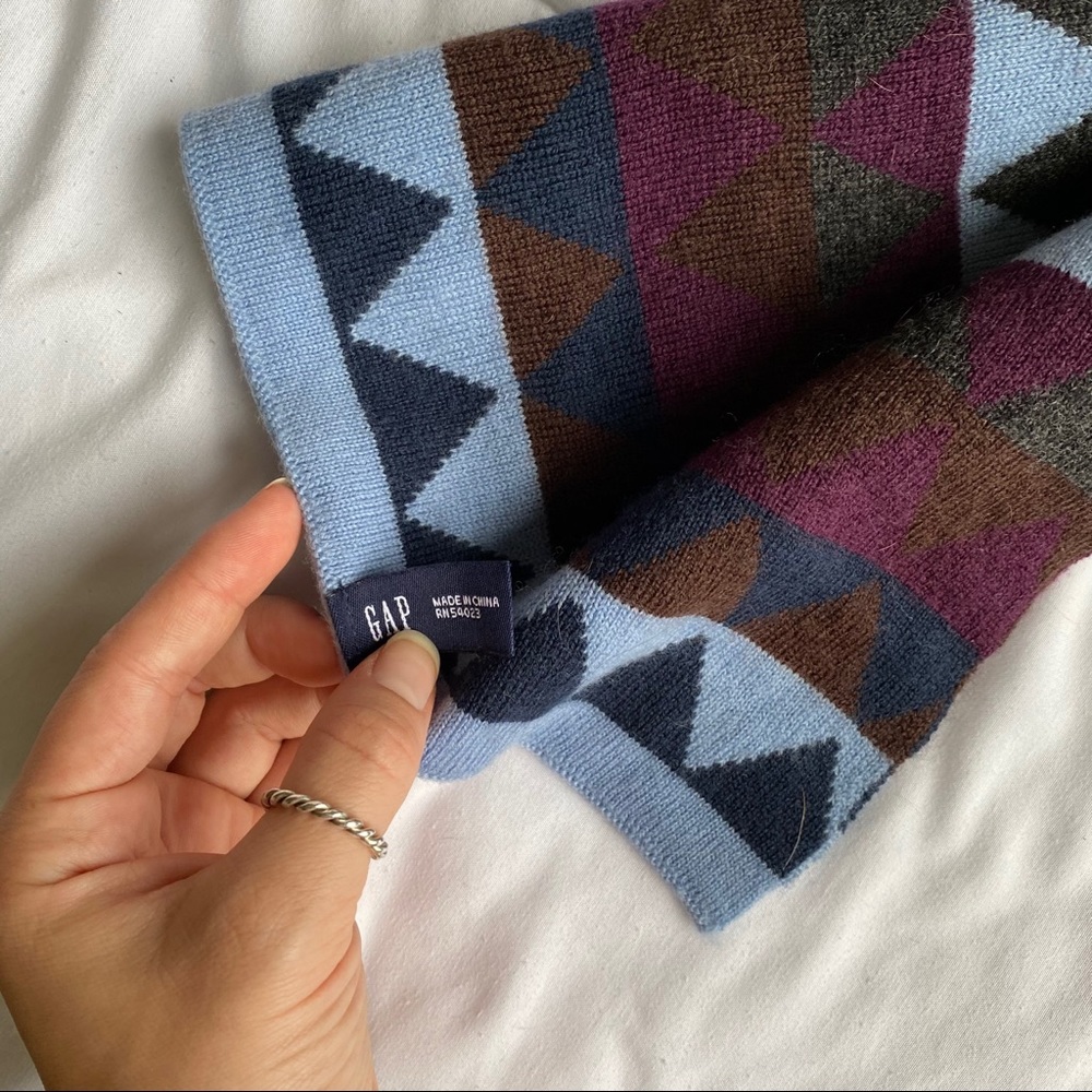 Gap Scarf - Picture 3 of 3